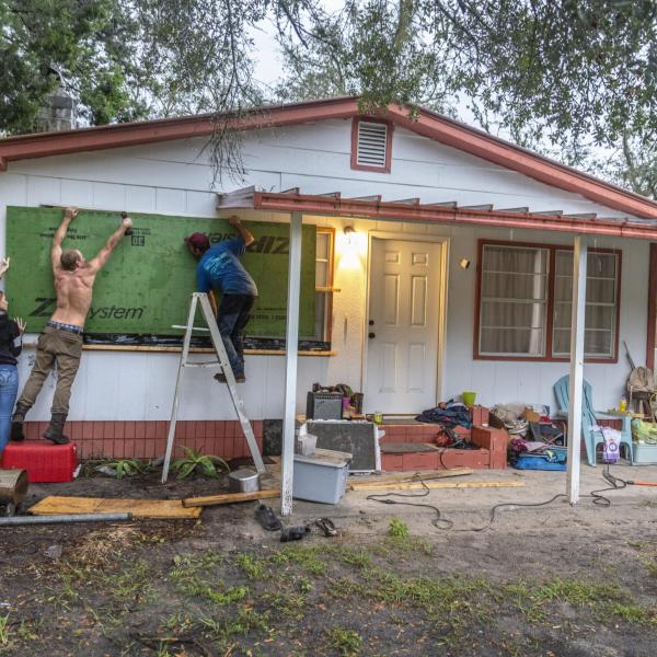 Usa, l’uragano Helene investe la Florida: 5 morti e 3 milioni di persone senza corrente. Disagi in Messico e a Cuba | FOTO E VIDEO