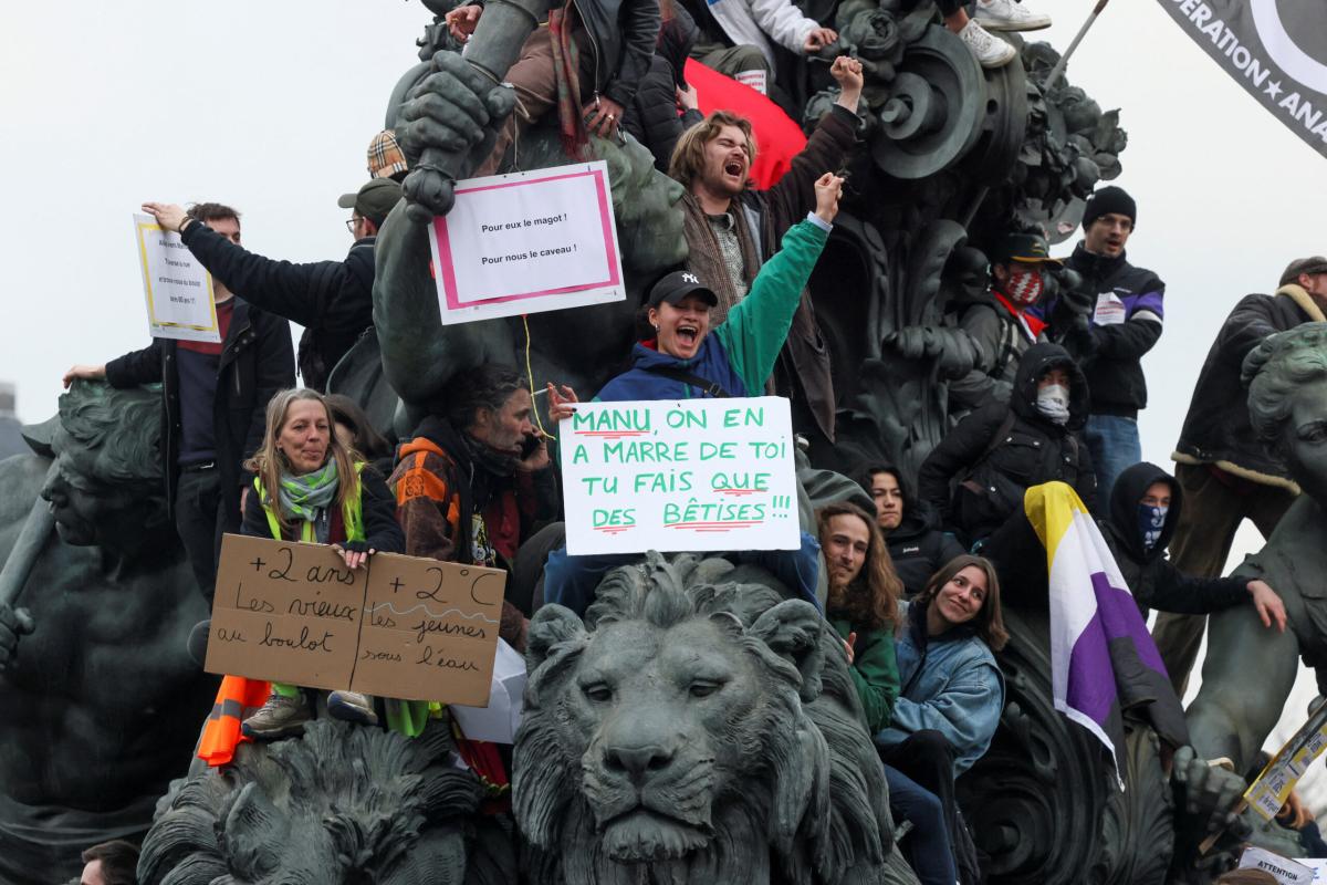 Francia, nuove proteste contro la riforma delle pensioni