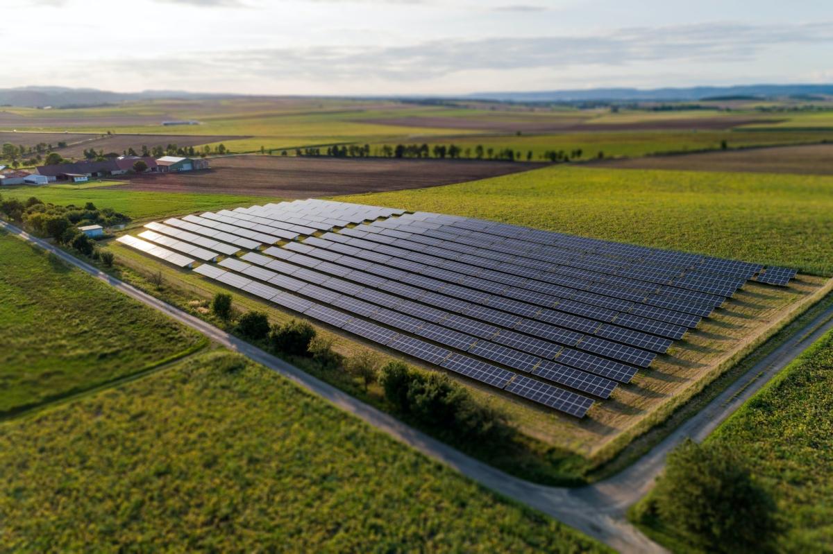 Sostenibilità energetica aziendale: il fotovoltaico per ridurre le emissioni inquinanti con la partnership tra il Gruppo Intesa SanPaolo e A2A Life Company