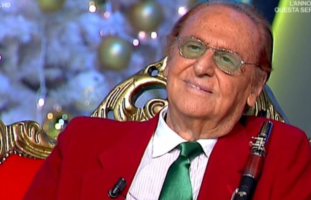 Che malattia ha avuto Renzo Arbore? Il racconto del terribile spavento dopo il ricovero d’urgenza nel 2019