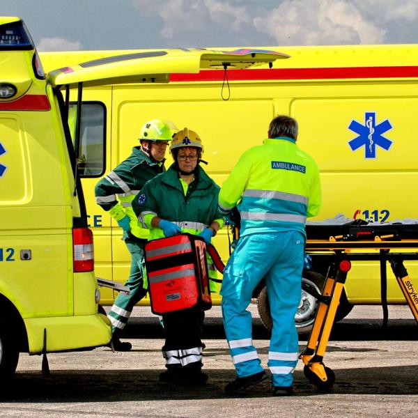 Concorso ASL Napoli 1 Centro: si selezionano 30 autisti di ambulanza