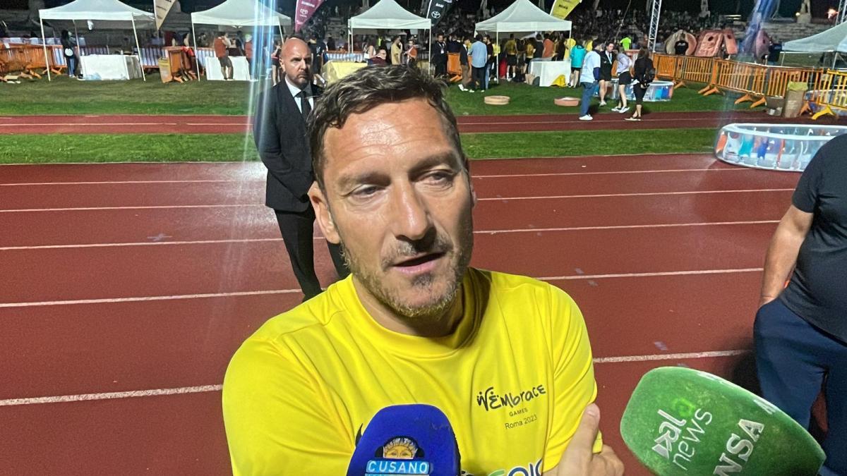 Francesco Totti sulla morte di Silvio Berlusconi: “Perdiamo il nume…