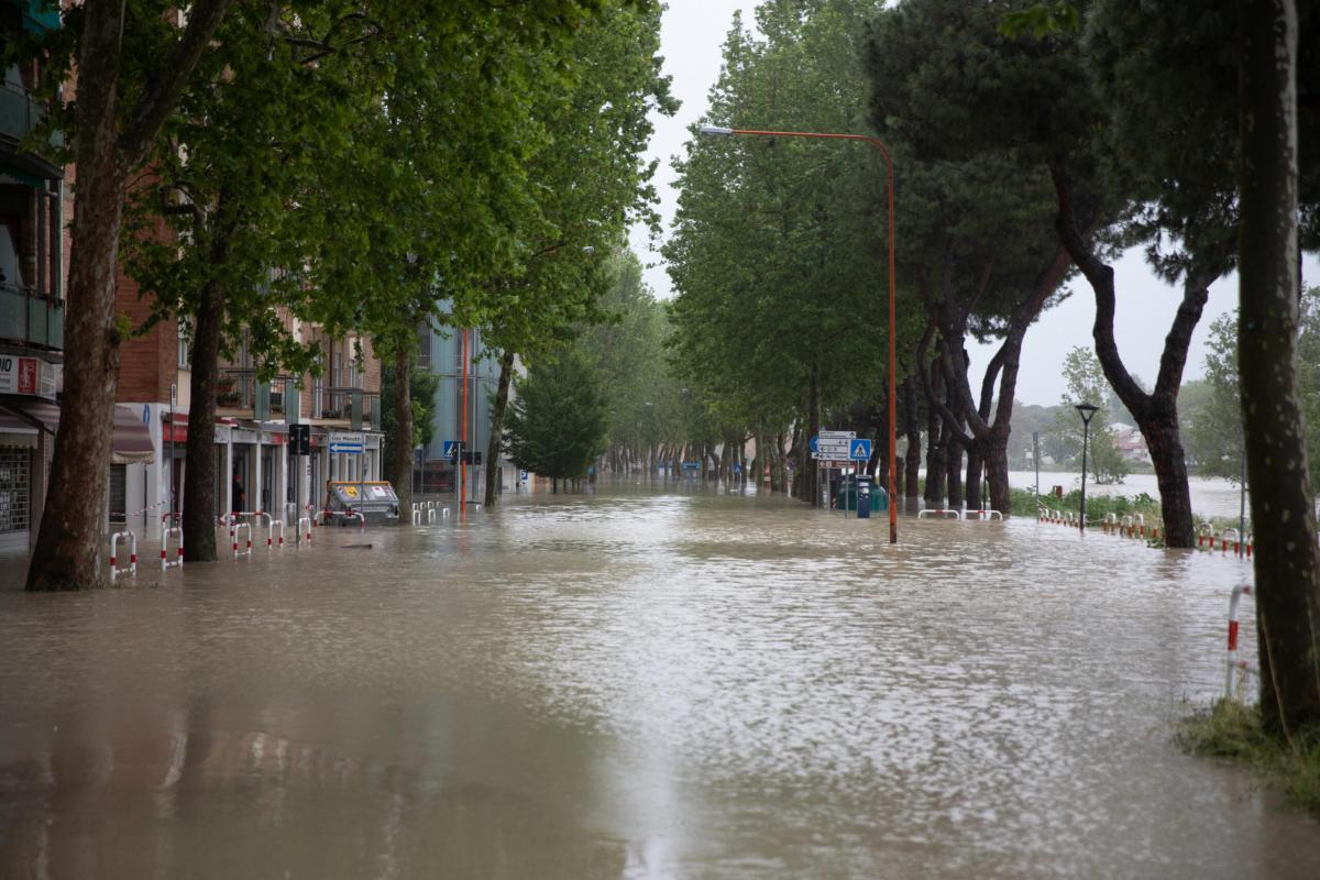 Maltempo A14, l’autostrada scompare sotto l’acqua: Da Rimini a Bolo…