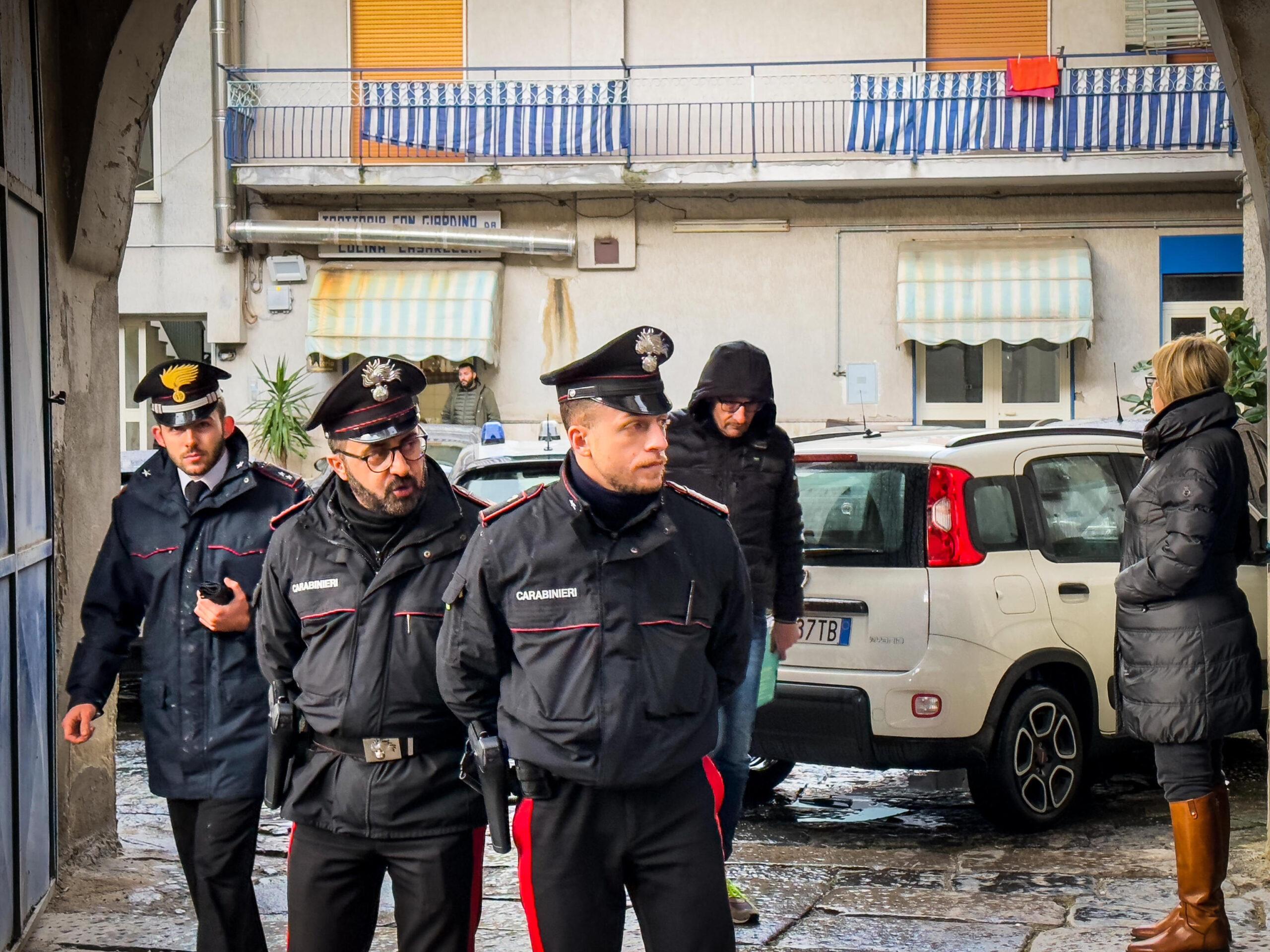 Agguato Napoli nel quartiere Ponticelli. Un 33enne ucciso a bordo della propria auto