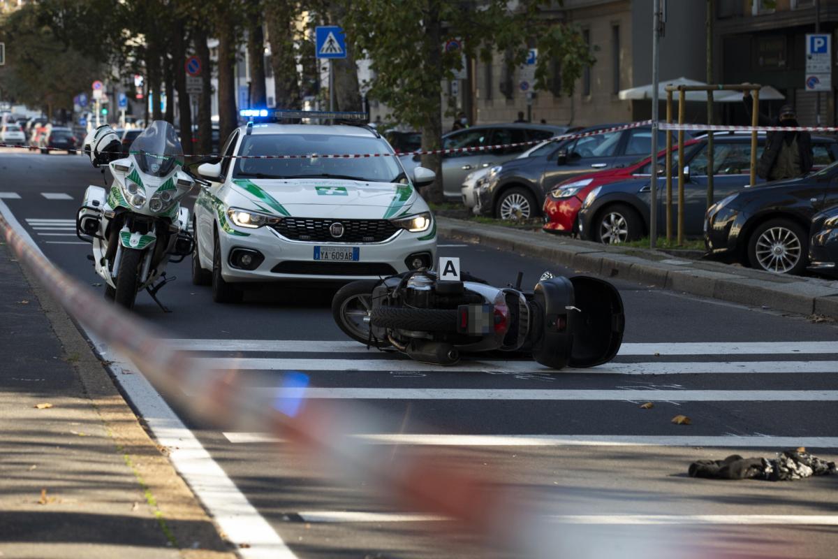 Salerno, incidente a Capaccio Paestum: frontale auto-scooter, morto…