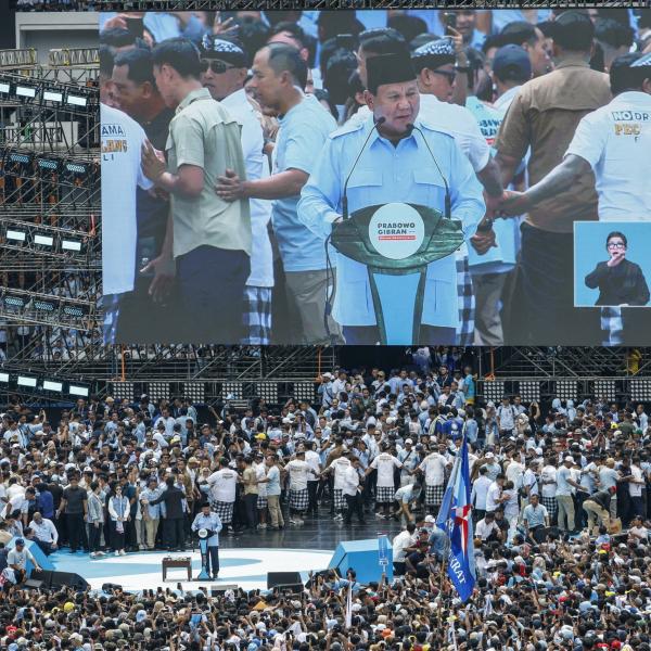 Elezioni in Indonesia, da temibile militare a nonno simpatico Prabowo Subianto si reinventa su Tiktok per voto giovanile