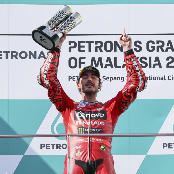 MotoGP 2024, vince Bagnaia in Malesia dopo una grande battaglia con Martin: la classifica piloti