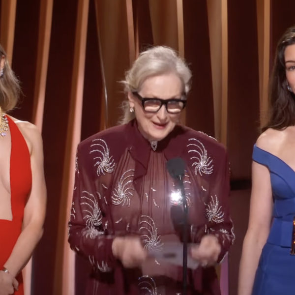 Sag Awards 2024, “Il diavolo veste Prada”: tutti pazzi per la reunion di Meryl Streep, Emily Blunt e Anne Hathaway | VIDEO