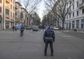 Milano, scontro frontale tra un’auto e un bus: muore un uomo di 48 anni. Illeso l’autista del mezzo Atm