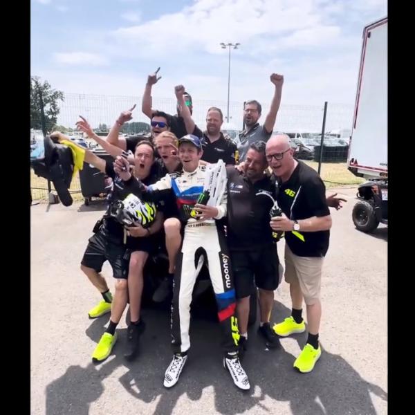 Le Mans, Valentino Rossi (BMW) vince la sua prima gara con le auto