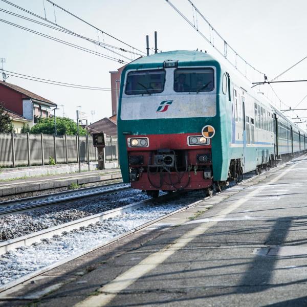 Salerno, deragliamento di un treno a San Severino di Centola: nessun ferito, disagi alla circolazione ferroviaria in Cilento