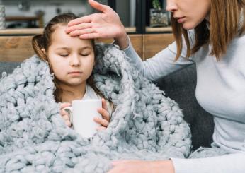 Come riconoscere la febbre da stanchezza nei bambini? Rimedi e consigli