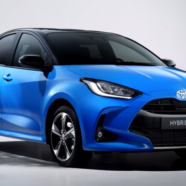 Toyota Yaris Hybrid 2024: quando esce, prezzo e scheda tecnica