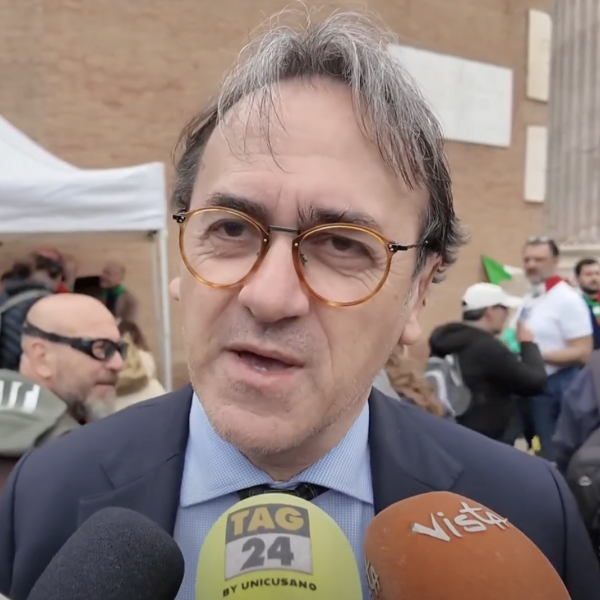 25 aprile, Bonelli (Avs) attacca il governo: “Alcuni ministri il fascismo lo hanno nel Dna” | VIDEO