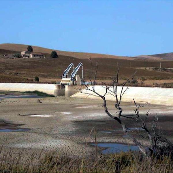 Emergenza siccità in Sicilia, il sindaco di Caltanissetta: “Stop alla vendita illegale dell’acqua! Stiamo trovando altri pozzi”