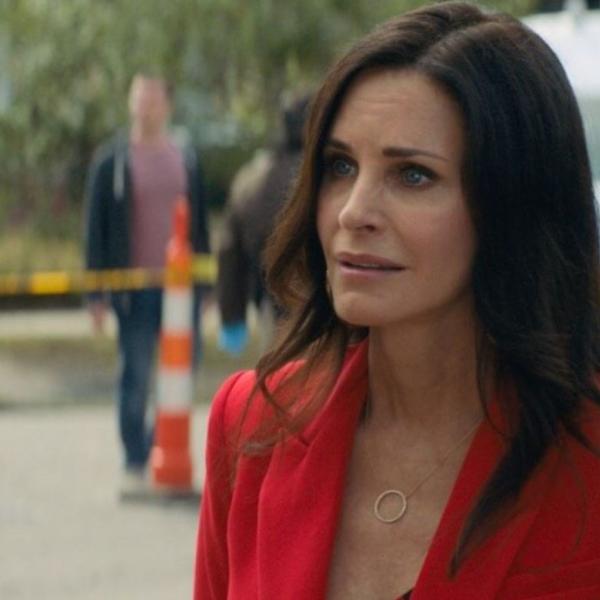 In Scream 7 tornerà anche Courtney Cox nel ruolo di Gale Weathers, Woodsboro l’aspetta!