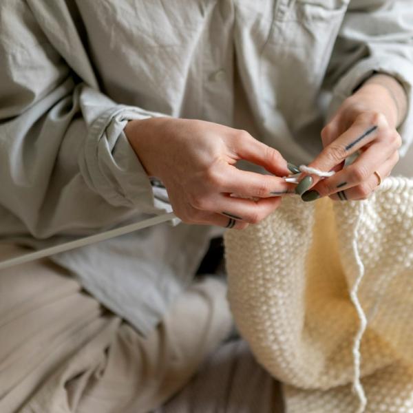 Lavorare a maglia calma l’ansia ed è un’ottima abitudine per chi soffre di qualche malattia mentale