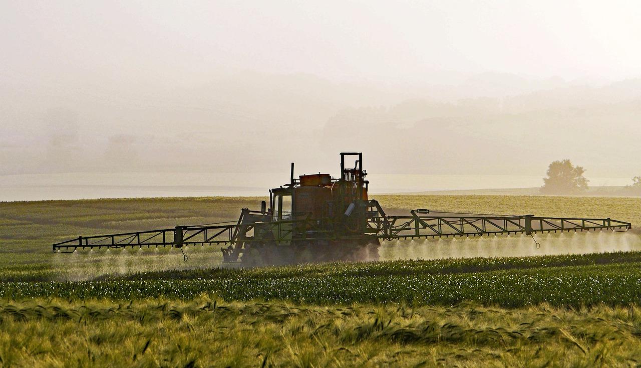 Pordenone, pesticidi pericolosi per la salute: la polemica dei medici ambientali nel caso del Clorpirifos