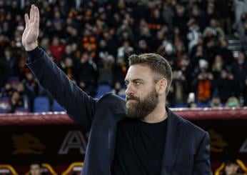 Roma – Verona 2-1 post partita, De Rossi: “Grande emozione dico grazie ai tifosi, vinto soffrendo e dando tutto. Pellegrini uno dei più grandi talenti”