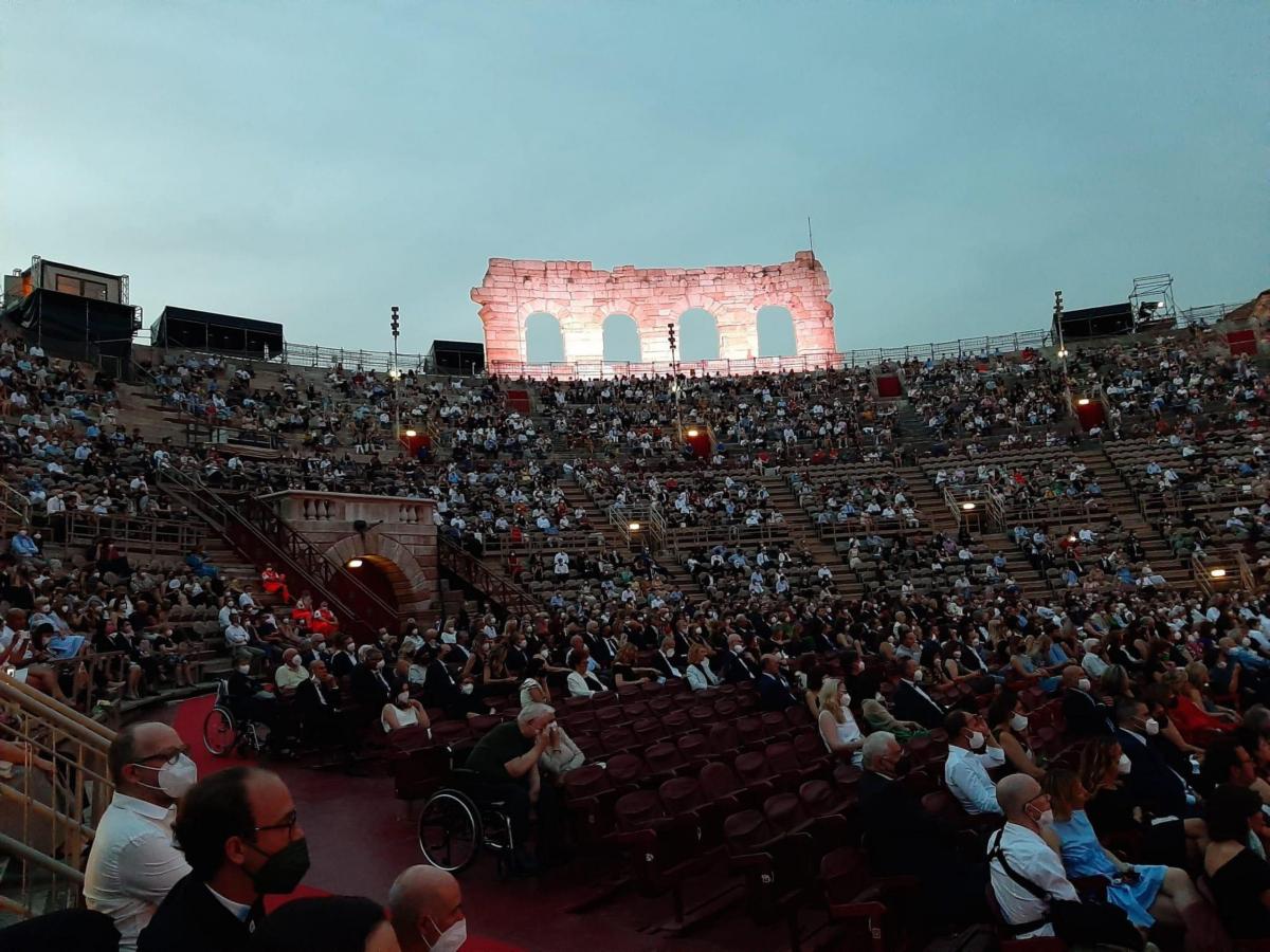 La notte di RTL 102.5 all’Arena di Verona, curiosità e dettagli