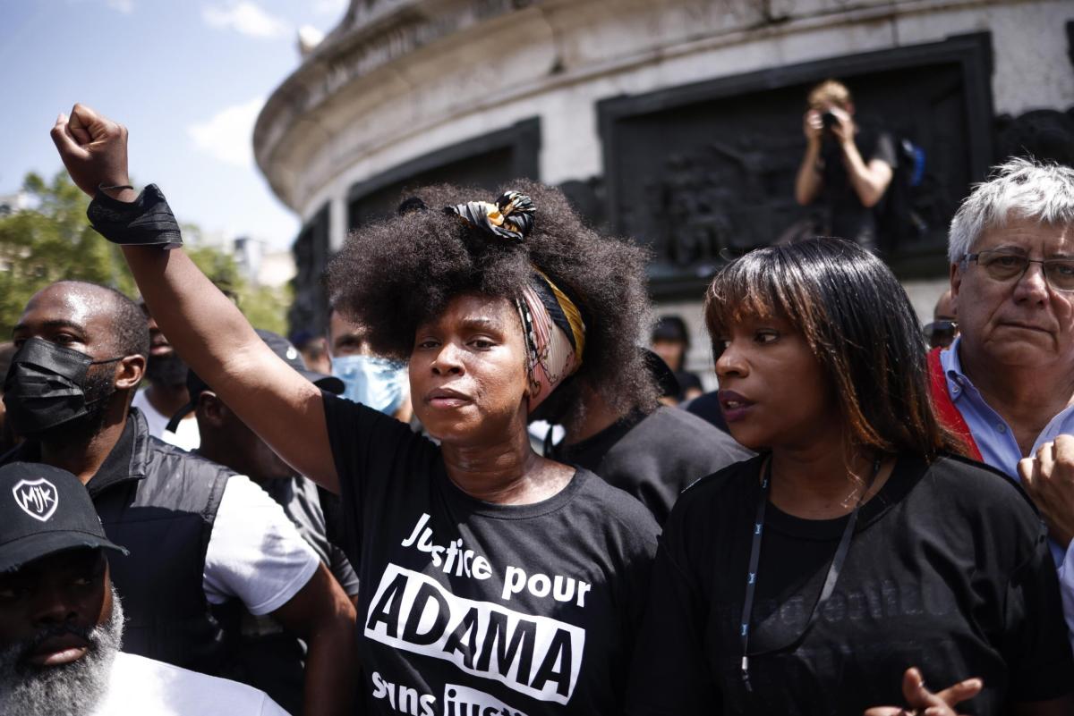 Parigi, manifestazione per Adama Traoré: arrestato il fratello Yous…