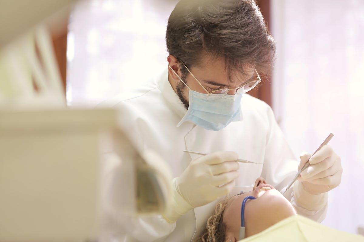 Detrazione spese dentista: quali sono gli interventi ammessi