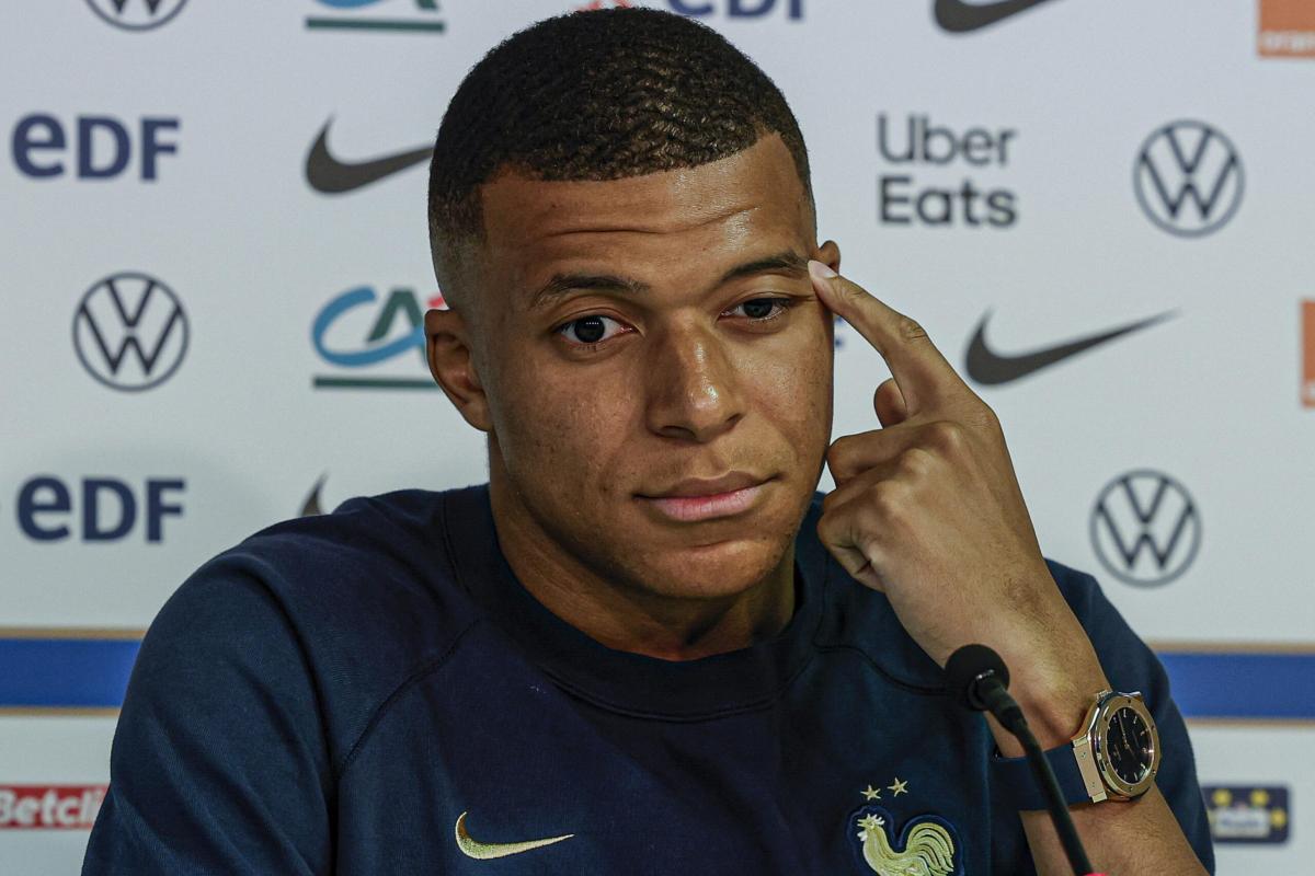 Mbappé, il PSG lo ingabbia: partirà solo se…