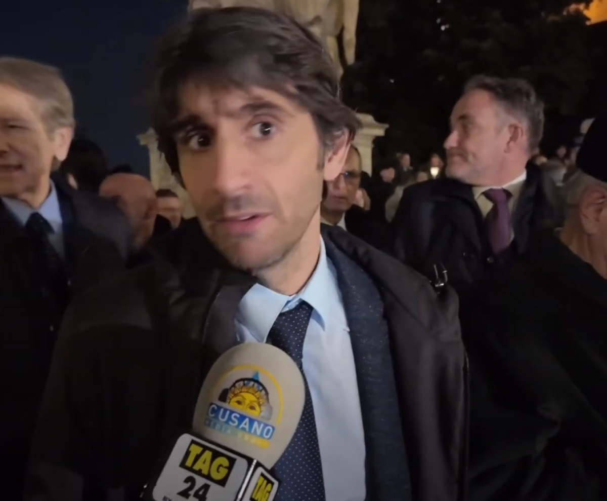 Manifestazione per Navalny a Roma, Donzelli e Malan (FdI): “Tutti i partiti qui, è un segnale” | VIDEO