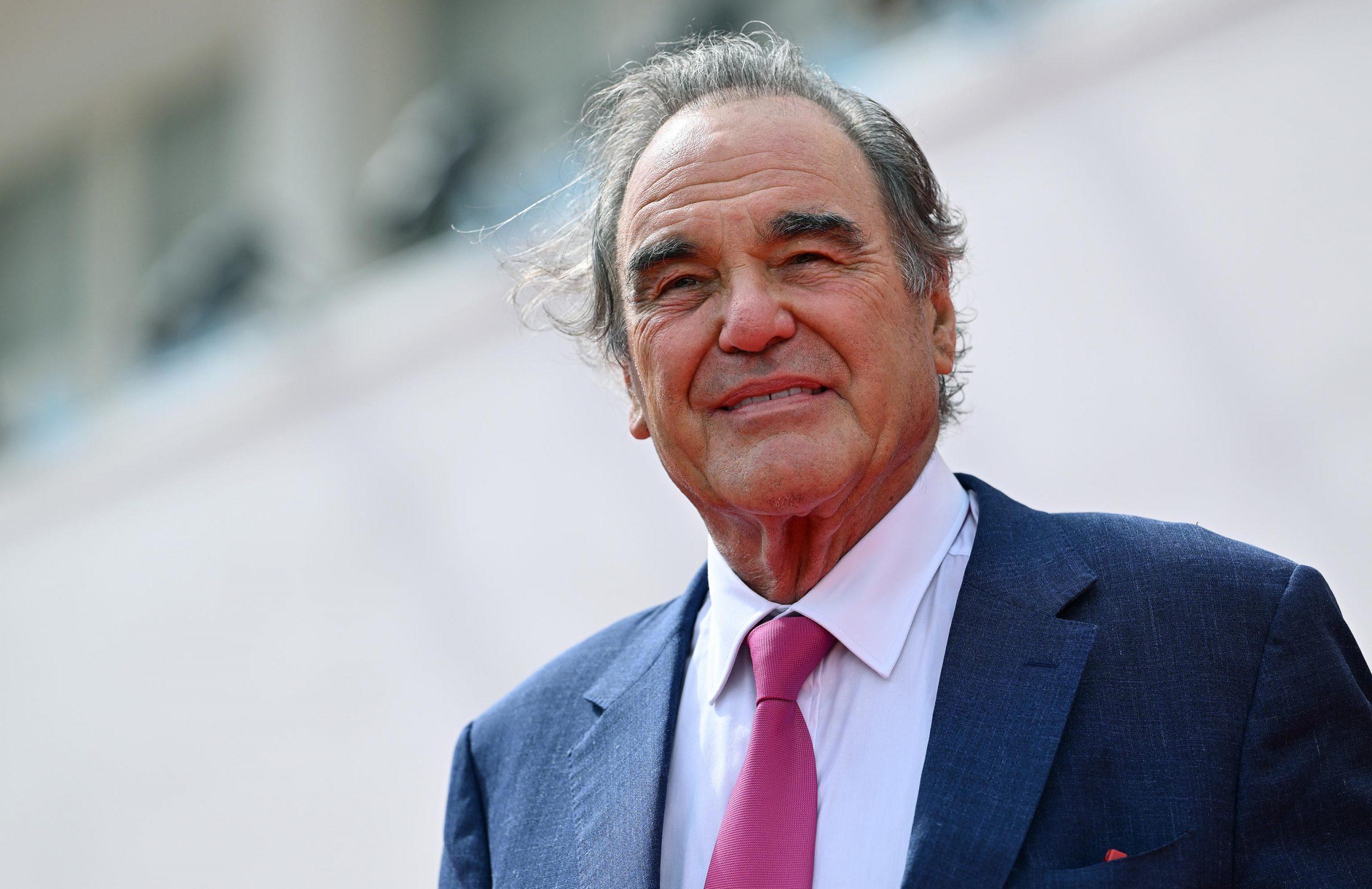 Oliver Stone a Venezia con il controverso Nuclear: “Si confondono armi ed energia”