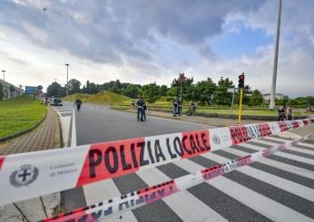 Lucca, incidente a Viareggio: urto tra moto e bici elettrica, due feriti gravi