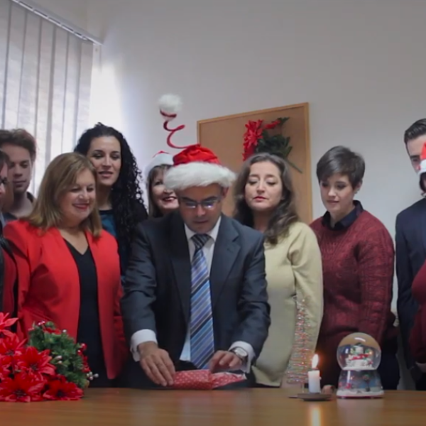 Biglietto di auguri di Natale aziendale, cosa scrivere? Consigli utili