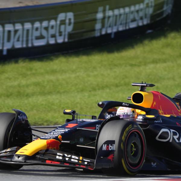 Formula 1, GP del Giappone: Max Verstappen trionfa e la Red Bull vince il titolo Costruttori. 4° Leclerc e 6° Sainz