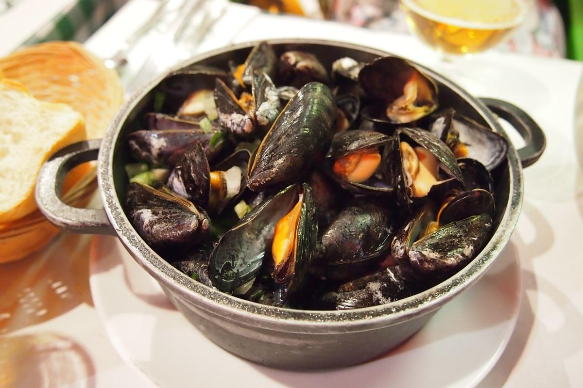 Golosità di pesce, la zuppa di cozze alla sarda