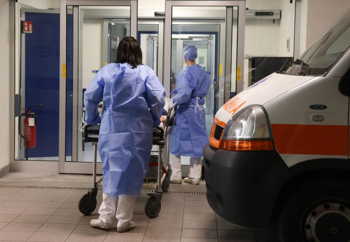 Trieste, aggressione al personale sanitario. I sindacati: “Garantir…