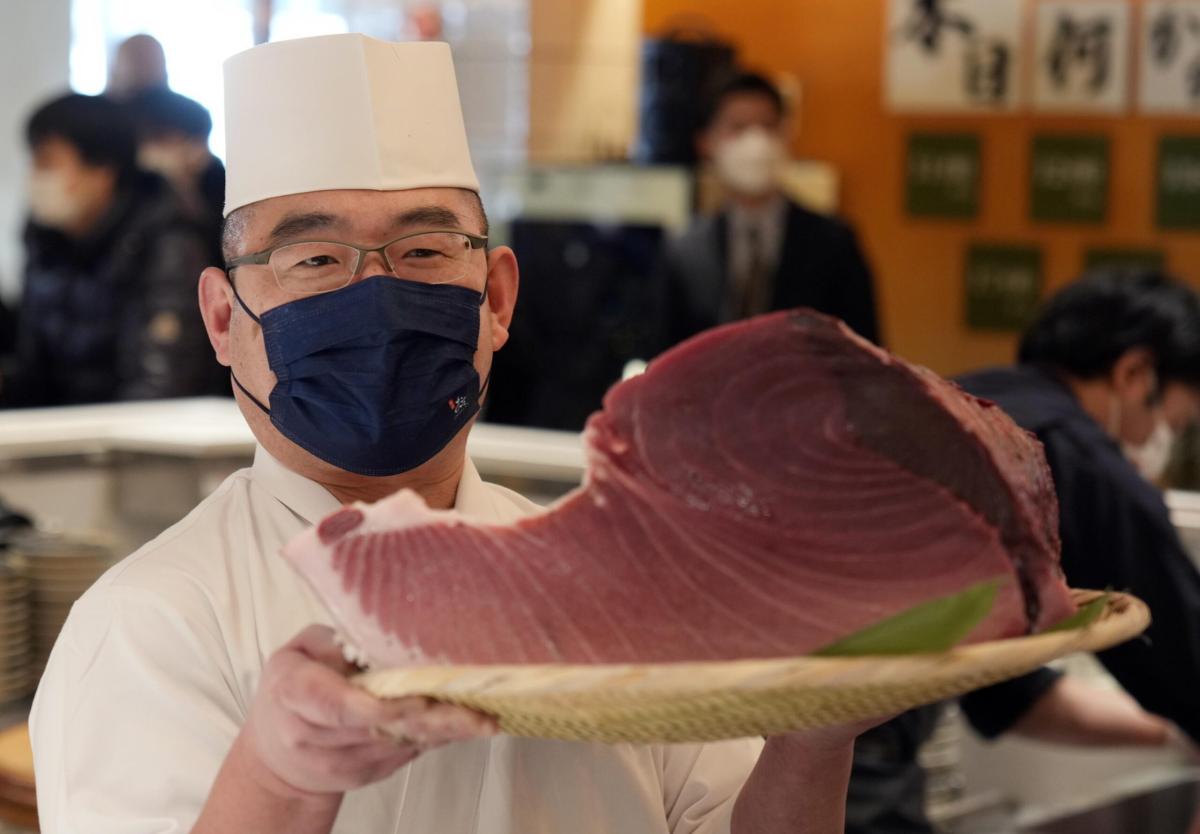 Giappone, torna il panico del “sushi terror” e arrivano gli arresti