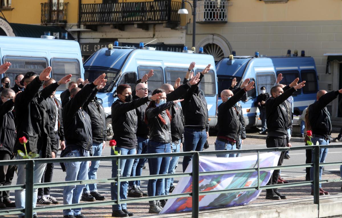 Commemorazione fascista a Dongo per gerarchi e Benito Mussolini