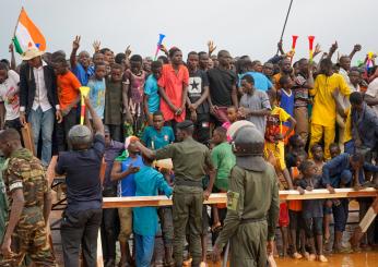 Niger, l’ambasciatore francese Sylvain Itté è ostaggio dei golpisti