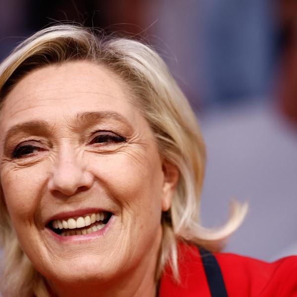 Elezioni in Francia 2024, Le Pen già pronta in caso di vittoria al secondo turno: “Il nostro sarà un governo pronto e competente”