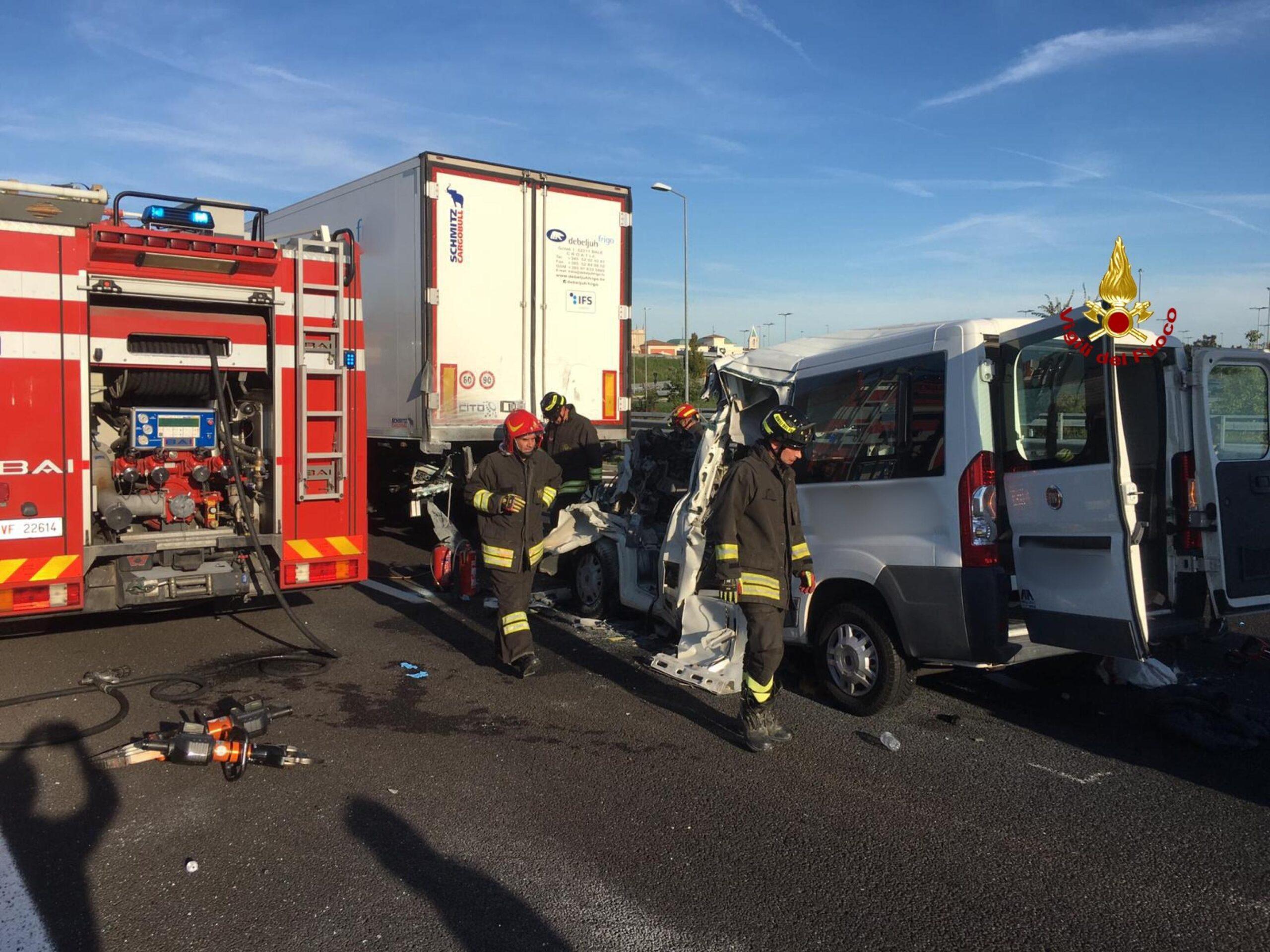 Chi è l’uomo di 40 anni morto in un incidente stradale sull’A4 all’altezza di Trieste: fatale lo scontro con un camion