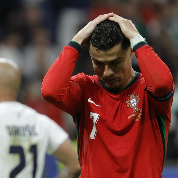 Euro 2024, distrutto per l’errore dal dischetto: il pianto di Cristiano Ronaldo diventa virale |VIDEO