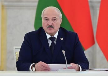 Lukashenko smentisce le voci sulla sua grave malattia: “Non sto per morire, dovete soffrire con me”| VIDEO