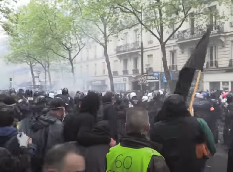 Francia, timori per i cortei del Primo Maggio: in piazza 200mila manifestanti in tutto il Paese contro la guerra e i Giochi Olimpici 2024