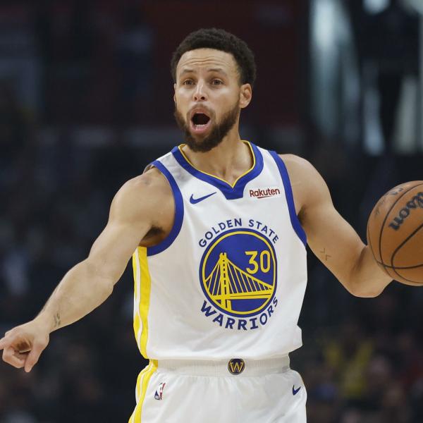 NBA, Curry non segna nessuna tripla e interrompe un record straordinario: il dato