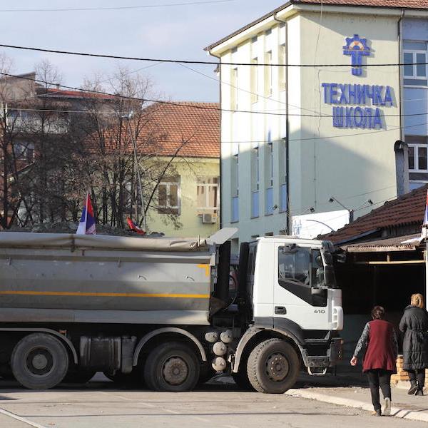 Tensioni Kosovo- Serbia, inizia lo smantellamento delle barricate al confine