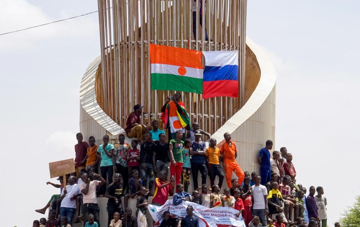 Niger, la Francia inizia evacuazione del personale: “Nessun interve…