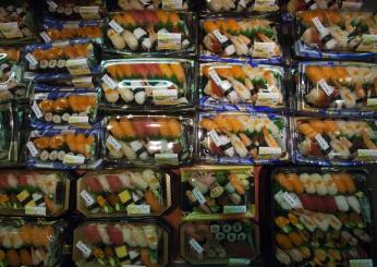 Mangia sushi e finisce in ospedale: “L’all you can eat è andato male”