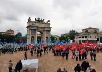 Milano, CGIL in piazza: Landini contestato dagli studenti