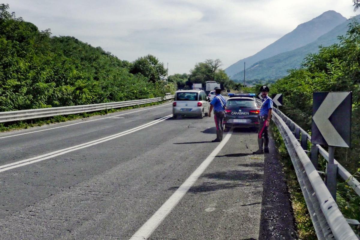 Benevento, incidente sulla Telesina: scontro violento fra due auto,…