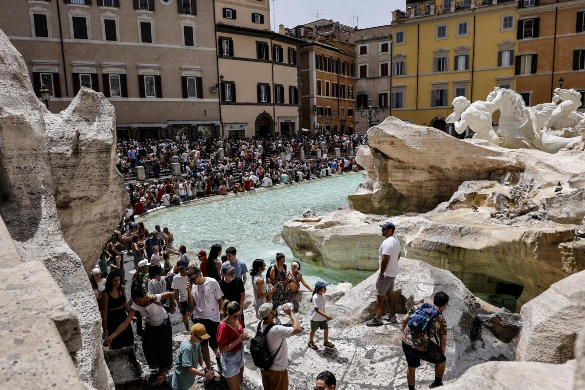 Roma, bambino di 9 anni si perde nei pressi di Fontana di Trevi. Ri…