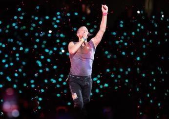 Coldplay lanciano il nuovo singolo “feelslikeimfallinginlove”: testo, traduzione e significato